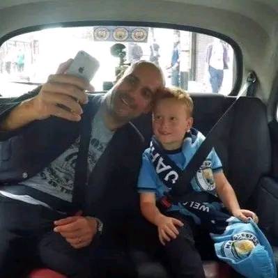 ๐ A full-circle moment for a young Manchester City fan.
Back in 2016, a 7-year-old named Braydon f...