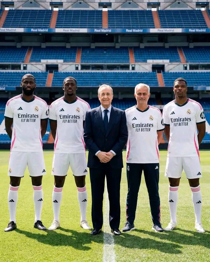 π¨ π
πππππππππ πππππππππππππ! π£π
π΅πΉ JosΓ© Mourinho as new Real Madrid manager.
π©πͺ Toni RΓΌdiger new...