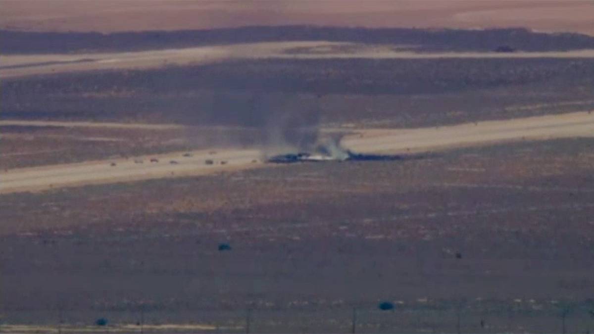BREAKING: A U.S. Air Force B-52 Stratofortress crashed shortly after takeoff at Edwards Air Force Ba...