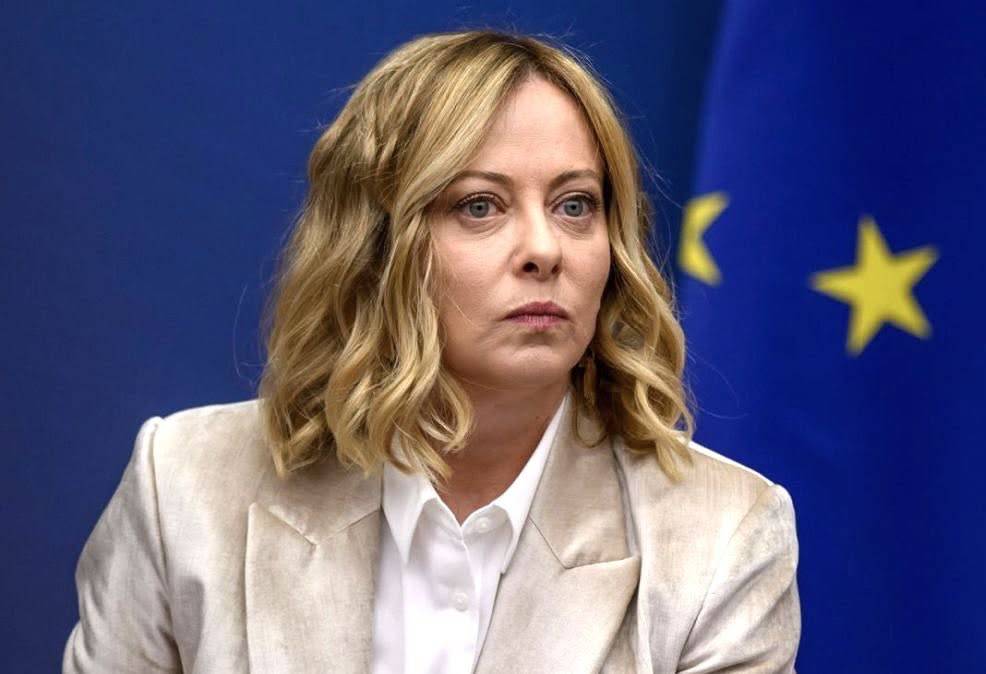 JUST IN: ๐ฎ๐น๐บ๐ธ Italian Prime Minster Meloni says President Trump's claim that she "begged" for a phot...