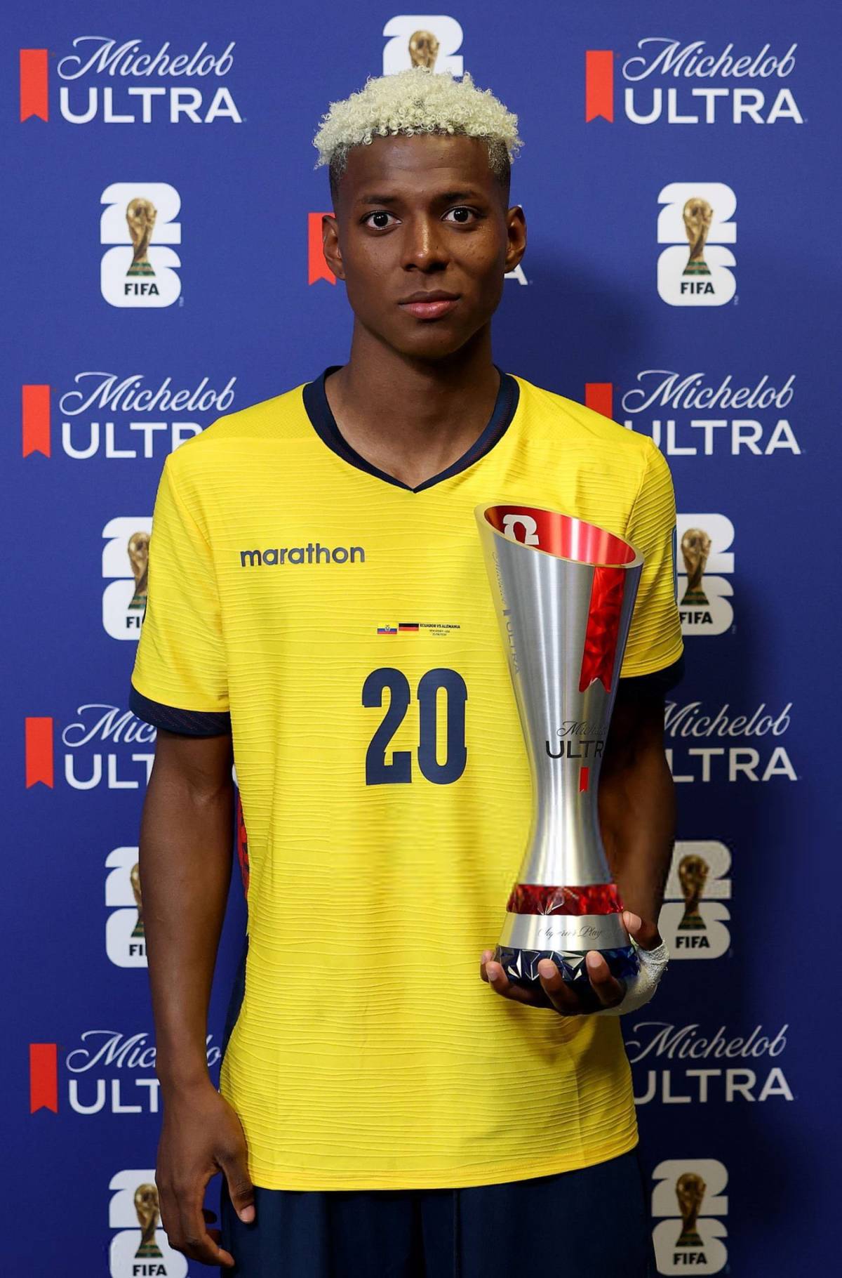 🌎🇪🇨 OFFICIAL: Nilson Angulo wins FIFA Man of the Match Award for Ecuador.
