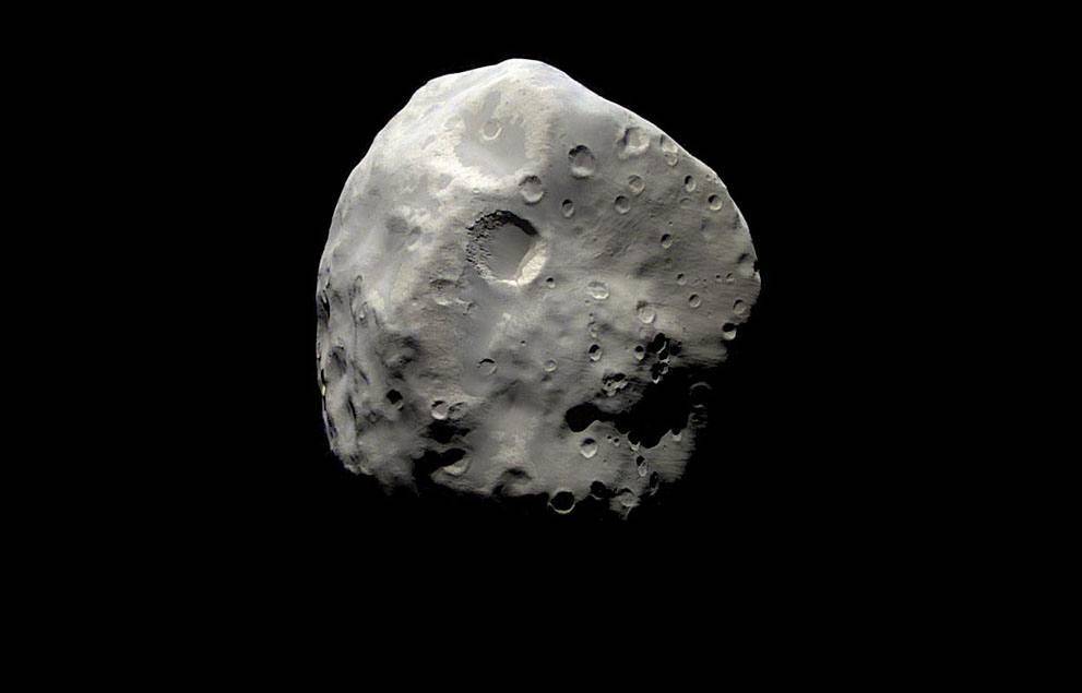 🪨 A photo of the moon Epimetheus.
The Cassini spacecraft flew past Epimetheus in December 2007.
I...