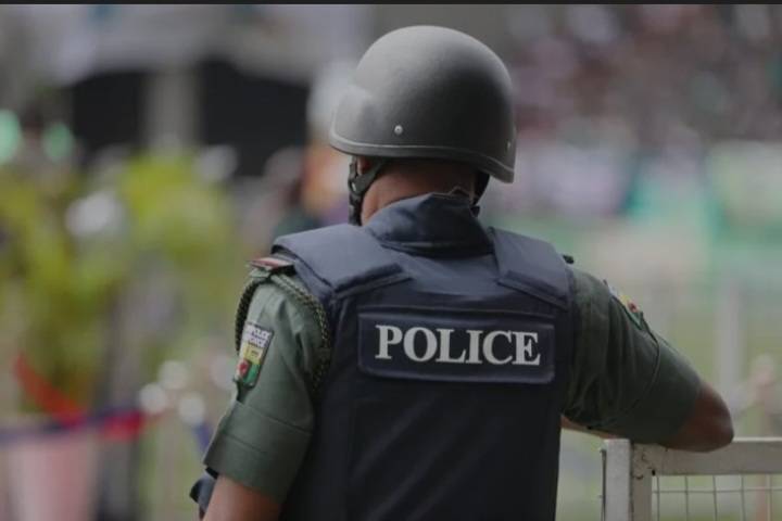 🚨 NIGERIA IS BLEEDING. HERE'S WHY WE NEED STATE POLICE NOW.

Bandits have TAKEN OVER the Abuja-Kadu...