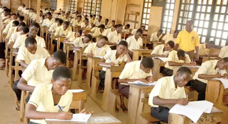 ๐จ Nigerians can't take another hike. Full stop.
The Federal Government paused the WAEC/NECO fee in...