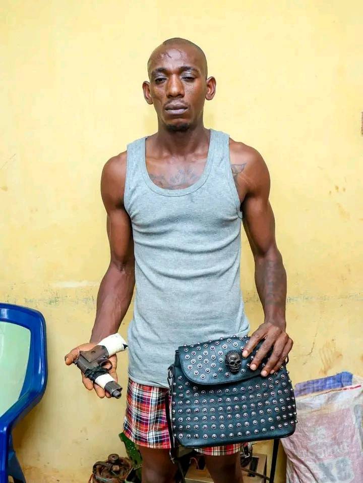 JUST IN:
Joint Security Team of Prince Abubakar Audu University, Anyigba Reportedly just arrested a...