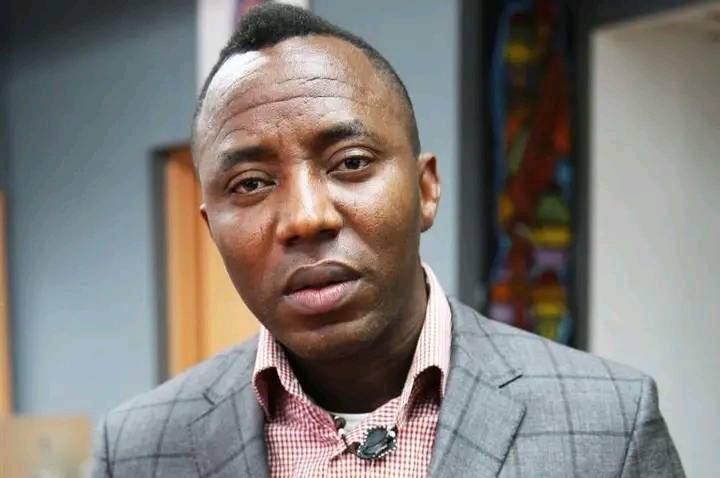 BREAKING: Court Remands Sowore at Kuje Prison, Rejects Recusal Bid After Bail Revocation
#ebira4rea...