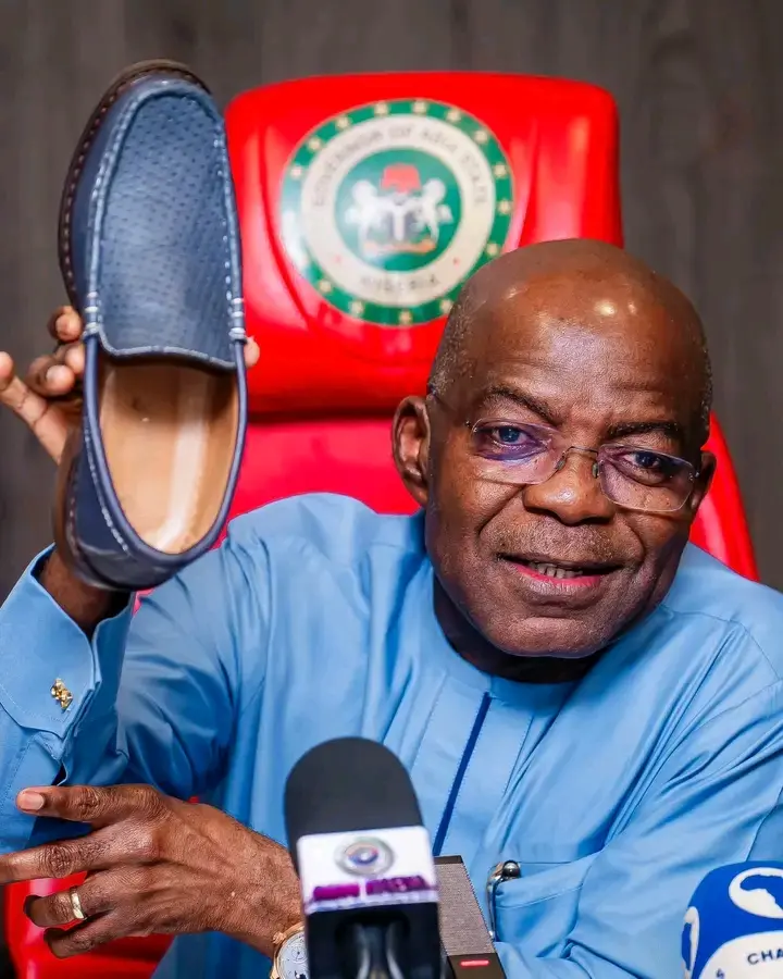 Governor Otti pulls off his shoe and says, “This is Aba Made.”
Proudly Aba! Many thought the shoe w...