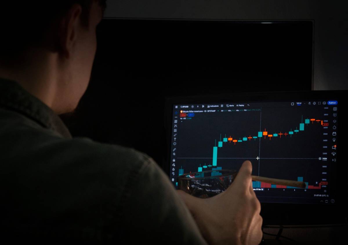 Read more here ๐๐พ
https://inspiredworlddomain.blogspot.com/2026/05/bitcoin-taps-81k-as-long-term-...