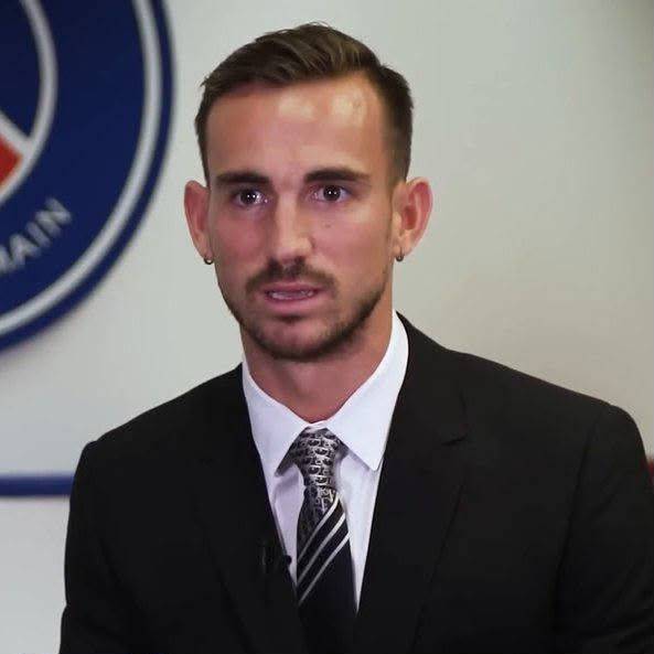 🚨🗣️ 𝗡𝗘𝗪: Fabián Ruiz regarding the Ballon d'Or:
“In terms of trophies, nobody has done BETTER than...