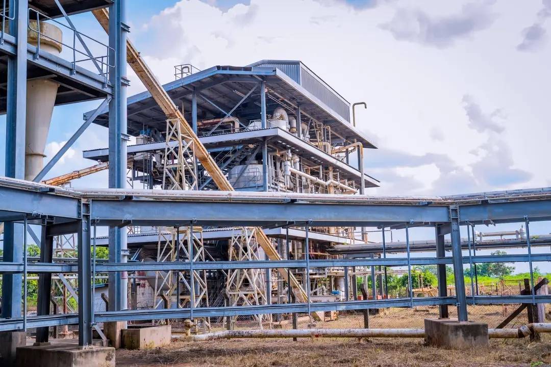 Governor Alia has shown commitment to infrastructure and rehabilitation projects across Benue.
But...