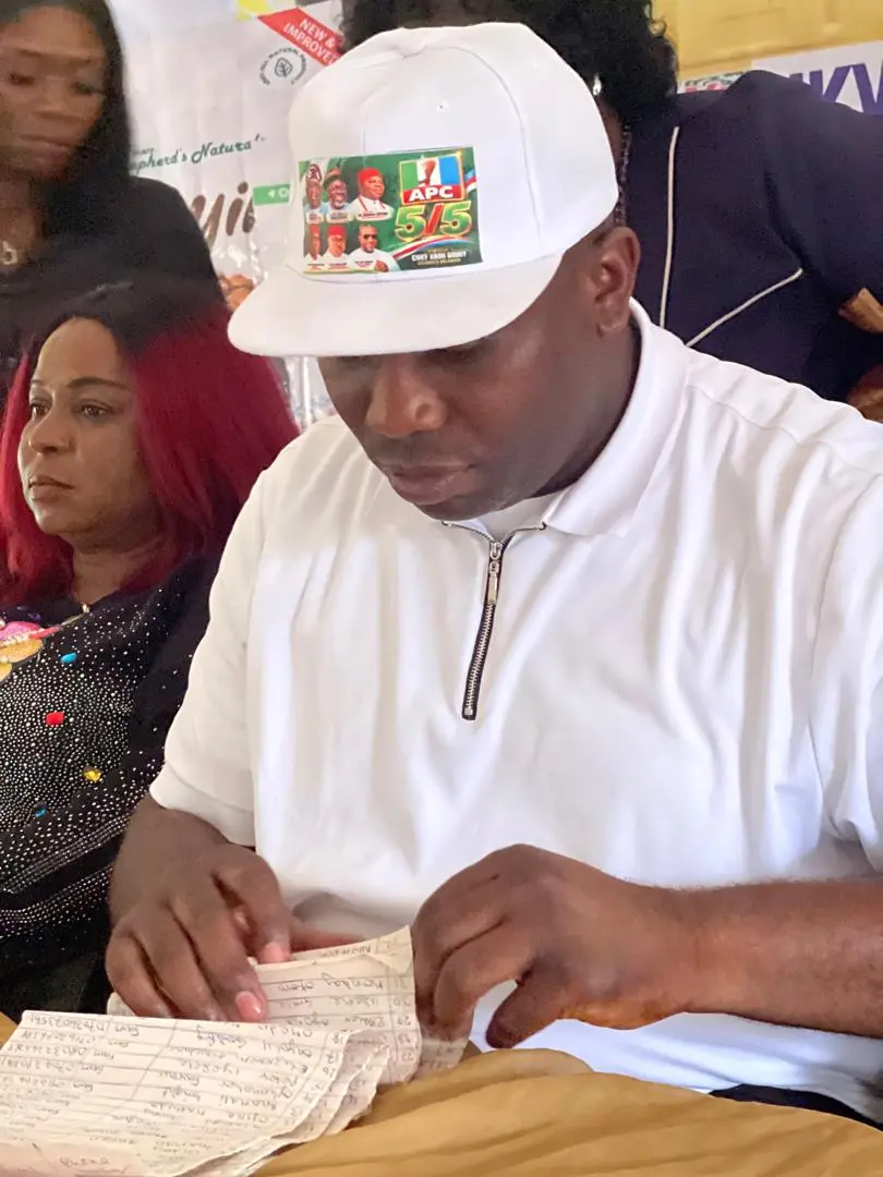 AJEDE TAKES RELIEF MATERIALS TO EZHIOKPOR FLOOD VICTIMS
The Executive Chairman of Ukwuani Local Gov...