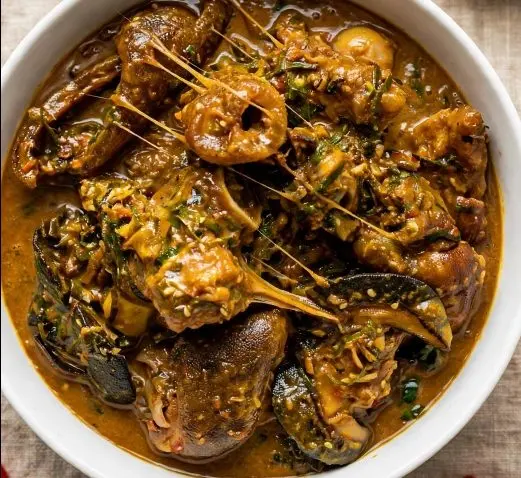 Tell me I'm not the only one ๐
Added salt, added maggi, added salt again... ogbono come turn Atlant...