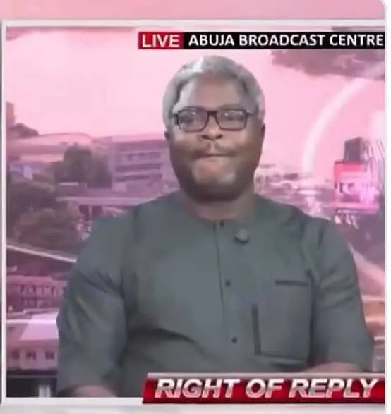 Lere and sense are like two parallel lines
See as dem abadoned him on his chair and closed program...