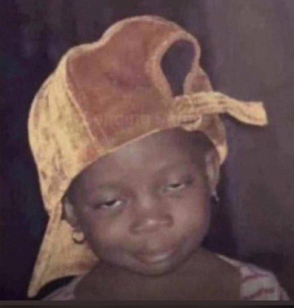 6 classes of food ;
Land , gold, mercedes Benz ,10 billion , mansions and my babe..
I no Sabi where...
