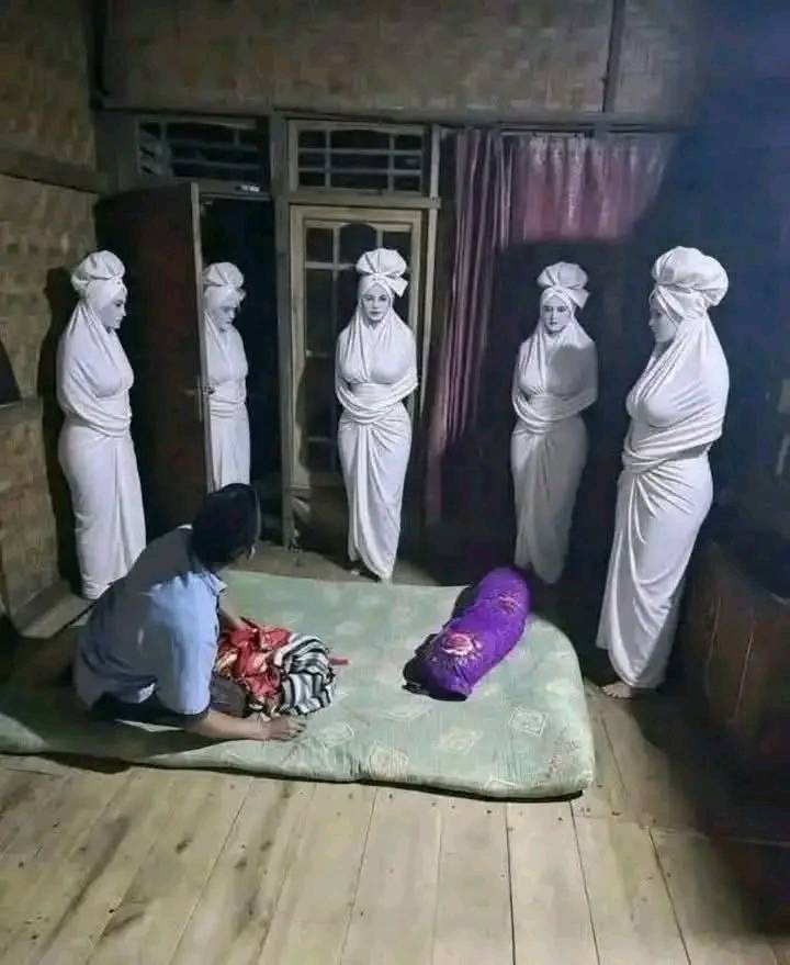 If you woke up and saw this in your room at 12 AM, what would you do???