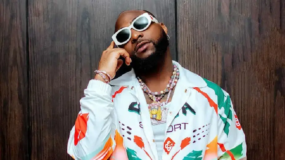 ‘God punish your generation’ — Davido fires back at critic over slamming Tinubu govt.
Nigerian musi...