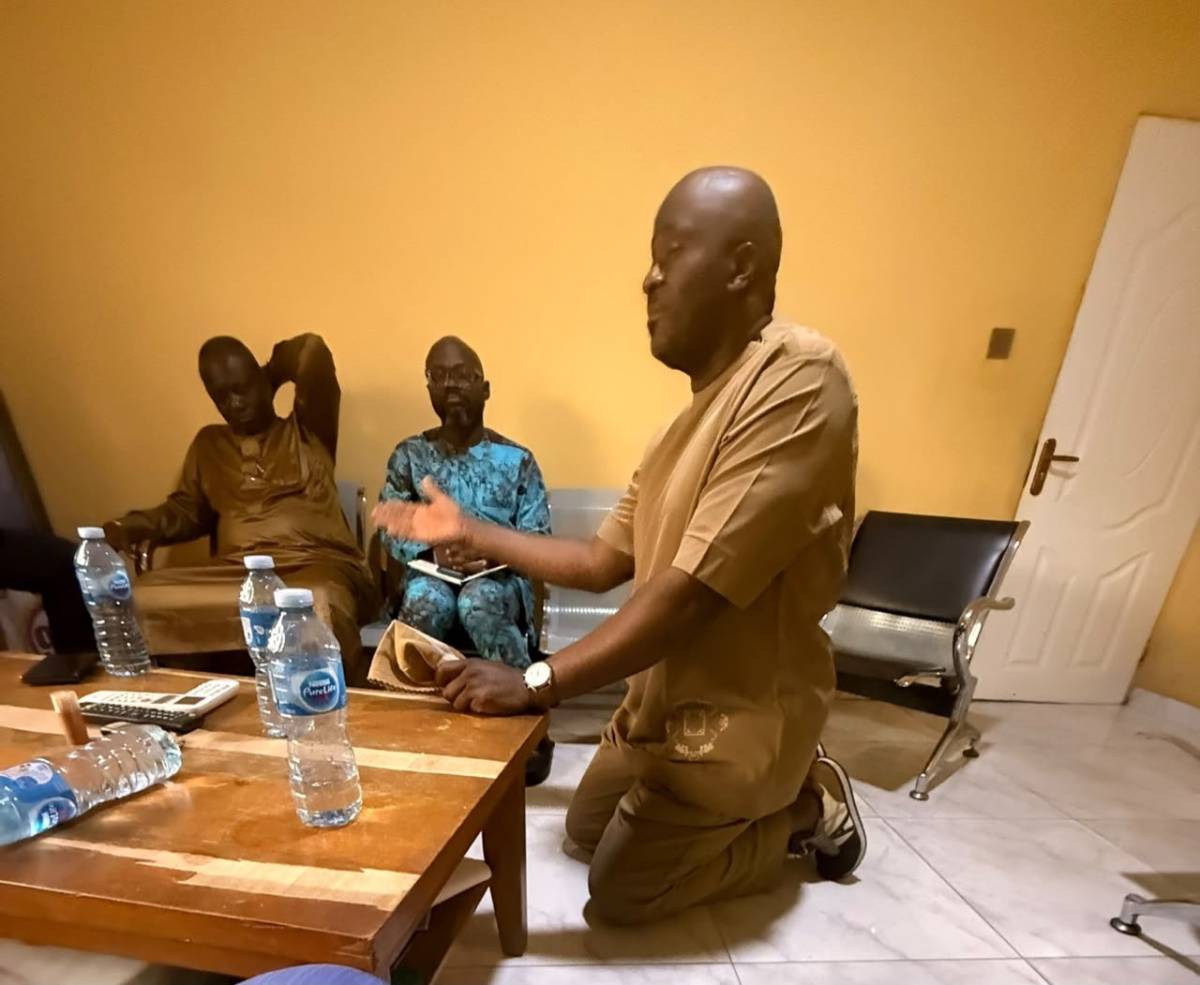 This is Desmond Elliot kneeling before Femi Gbajabiamila, begging for forgiveness and saying he made...