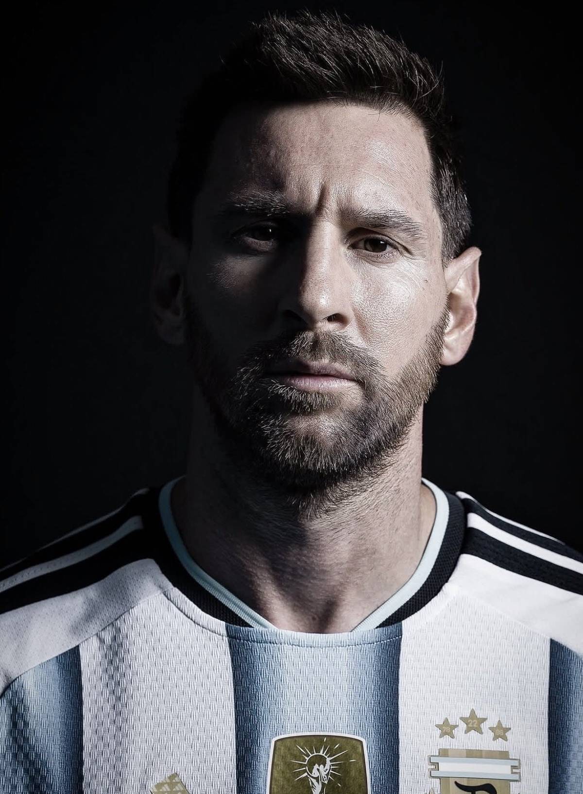 🚨MAKING HISTORY: MESSI is aiming to win both the World Cup and Balloon D'Or Today. ⚽🥇
Football a...