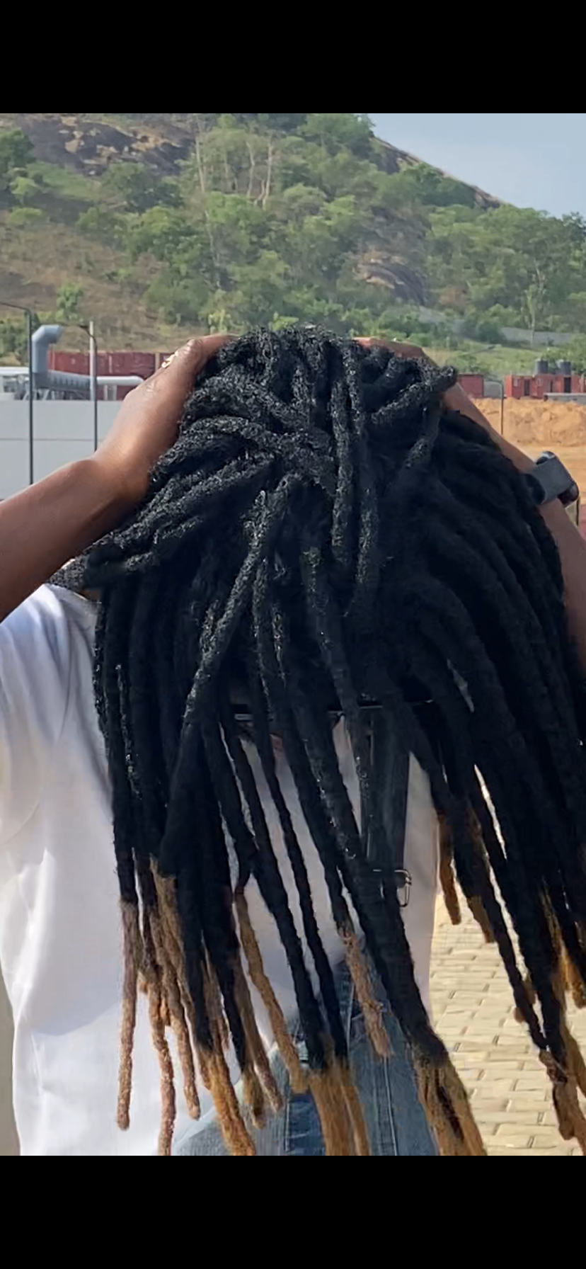 Apoboyz still movin’. 🦁 Locs twisted, moli on point — ain’t no second-guessin’ the energy. Step cor...