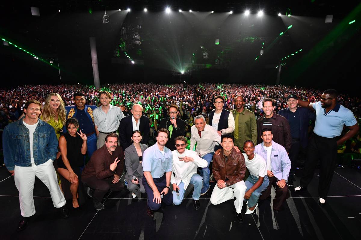 The Avengers: Doomsday cast and filmmakers assemble in Hall H at #SDCC.
James Marsden, Rebecca Romi...