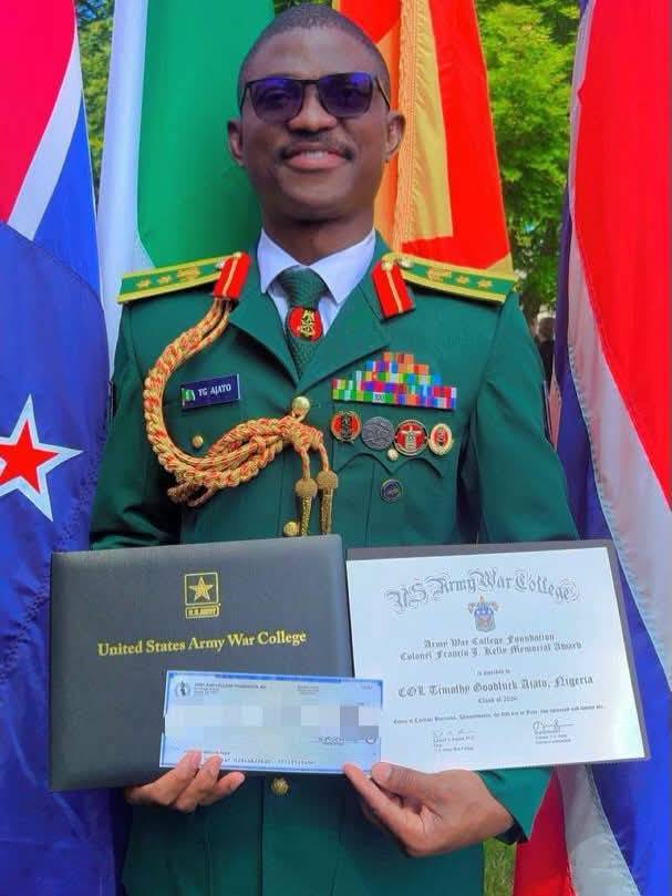 NIGERIAN ARMY OFFICER MAKES HISTORY, WINS TOP US ARMY WAR COLLEGE AWARD
The Nigerian Army has recor...