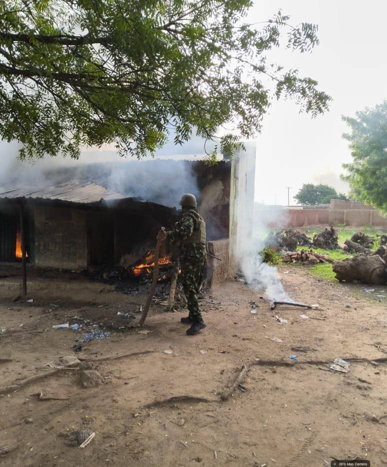 BOOOOOOOM π₯ π₯ π₯ π₯ π₯π₯π₯π₯π₯
π³π¬πͺNigerian Army Troops of Joint Task Force North West Operation...