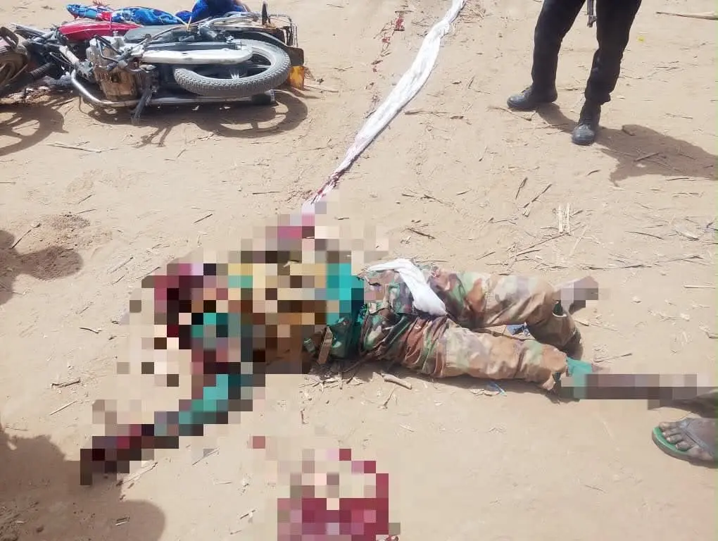 š³š¬šŖ TROOPS NĀ£UTR@LIZE 2 TĀ£RRā°R!STS, RECOVER 4 AK-47s IN SOKOTO!
Troops of Sector 2, Operation FANS...