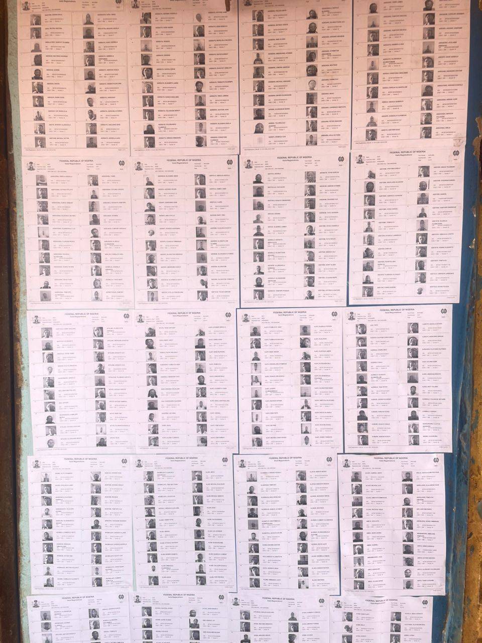 ๐๐๐๐๐๐: Voters getting ready to vote at Ward 1, PU 2, Aro-Atiba/Afin in Ikere Local Government.
Cre...