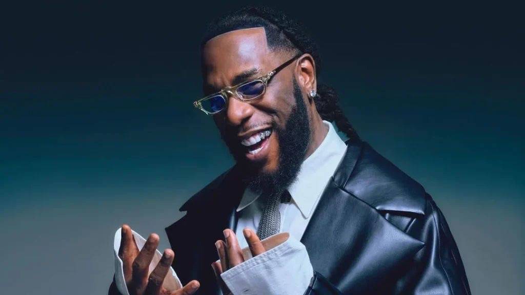 ๐๐๐ฟ๐ป๐ฎ ๐๐ผ๐ ๐ต๐ถ๐๐ 644๐บ ๐บ๐ผ๐ป๐๐ต๐น๐ ๐ฎ๐๐ฑ๐ถ๐ฒ๐ป๐ฐ๐ฒ ๐ผ๐ป ๐ฌ๐ผ๐๐ง๐๐ฏ๐ฒ ๐บ๐๐๐ถ๐ฐ
๐ฅ๐ฒ๐ฎ๐ฑ ๐ ๐ผ๐ฟ๐ฒ: https://punchng.com/burna-boy-hits...