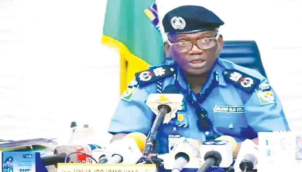 ๐๐ผ๐ผ๐ฑ๐น๐๐บ๐ ๐๐ถ๐ฒ ๐๐ฝ ๐ฐ๐ผ๐๐ฝ๐น๐ฒ, ๐๐๐ฒ๐ฎ๐น โฆ4๐บ ๐๐ฎ๐น๐๐ฎ๐ฏ๐น๐ฒ๐ ๐ถ๐ป ๐๐ฎ๐๐ฐ๐ต๐ถ - ๐ฃ๐ผ๐น๐ถ๐ฐ๐ฒ
๐ฅ๐ฒ๐ฎ๐ฑ ๐ ๐ผ๐ฟ๐ฒ: https://punchng.com/hoodl...