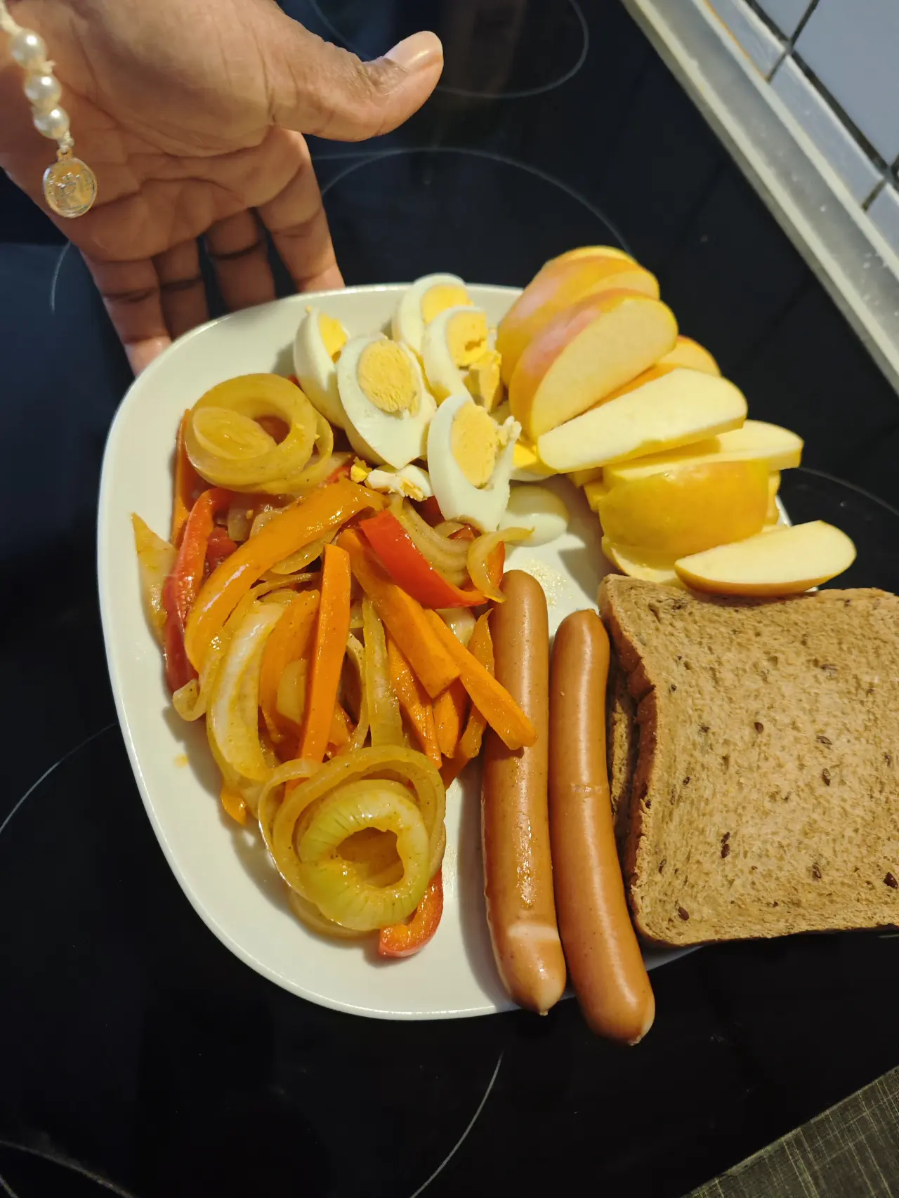 Eat well, feel good! Fresh, colorful, and filling. ๐ When you can't decide what to eat... so you ju...