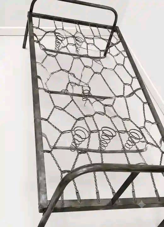 #DEMSAY INFO
OG' in da House!!!
I hope una sabi this bed frame? that uncle in your area wen carry b...