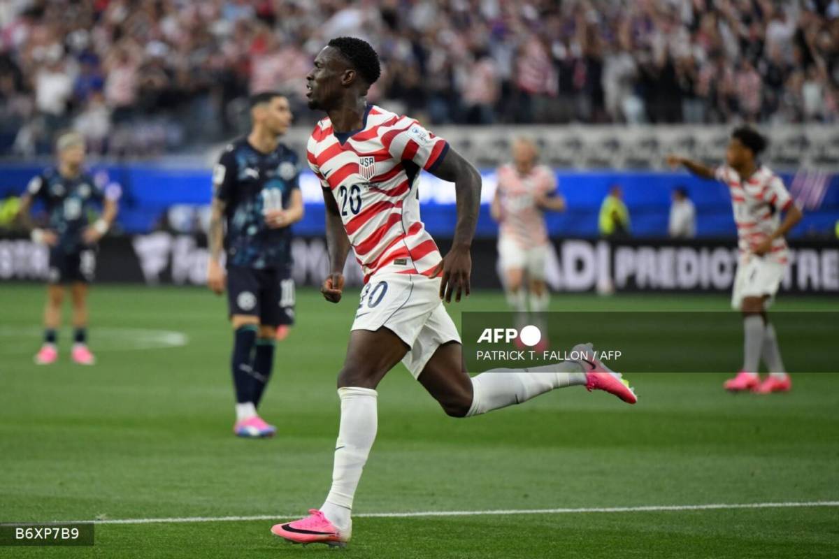 World Cup round-up: Folarin Balogun scores brace as US thrash Paraguay in California
Folarin Balogu...