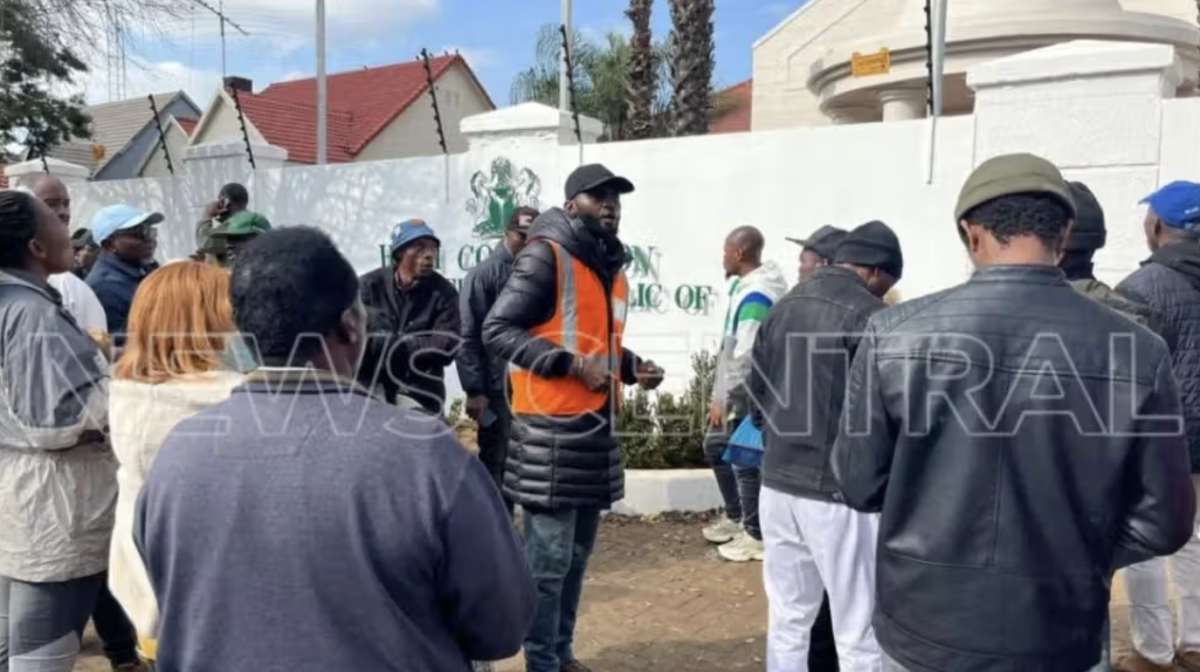 Stranded Nigerians protest delay in second repatriation flight from South Africa
Nigerians on Mon...