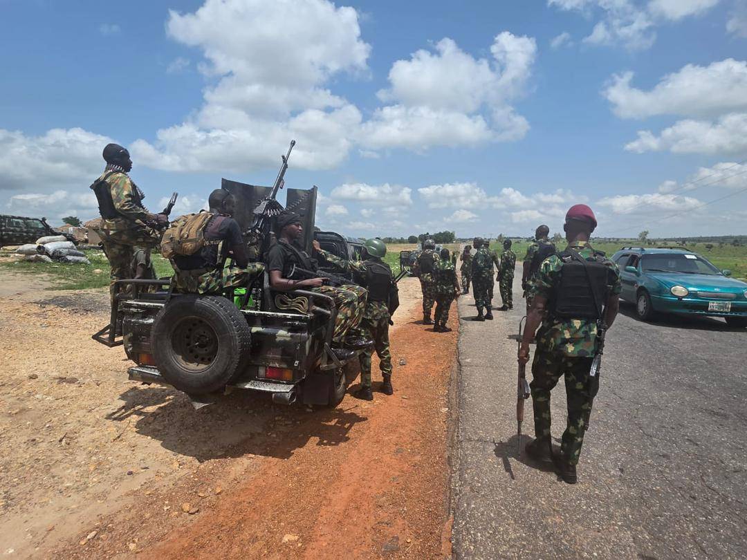 Troops rescue 36 Benue indigenes in Cross River community
Troops of the Nigerian Army have rescued...