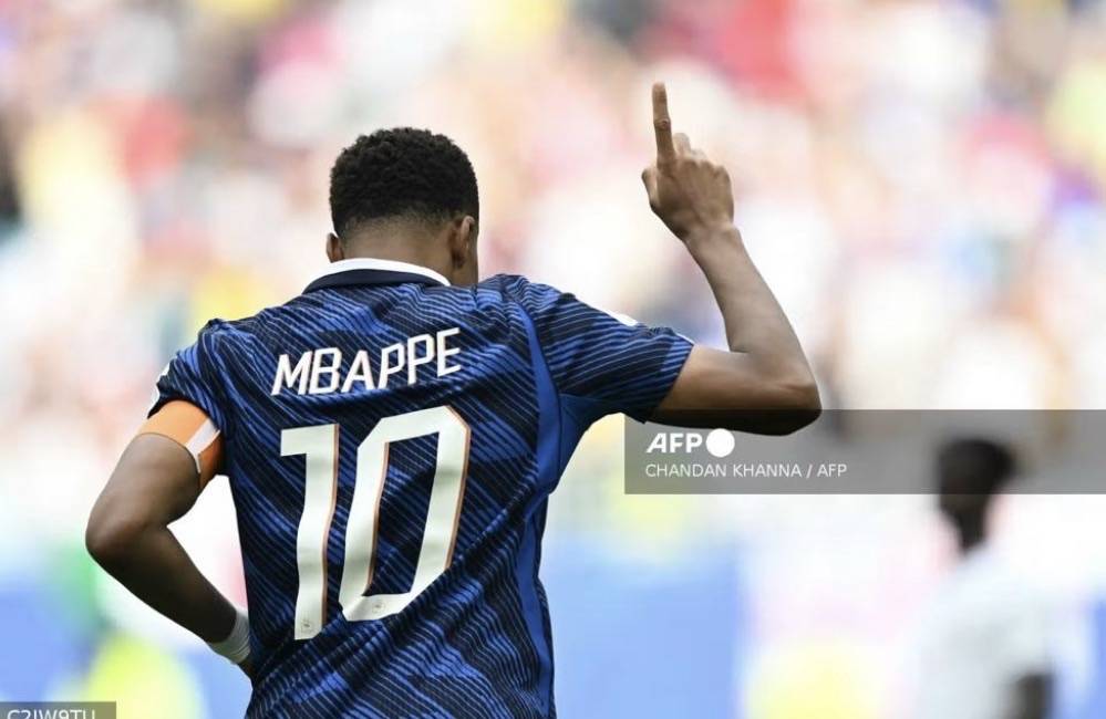 Mbappe usurps Messi as World Cup all-time leading goalscorer
Kylian Mbappe is the leading all-time...