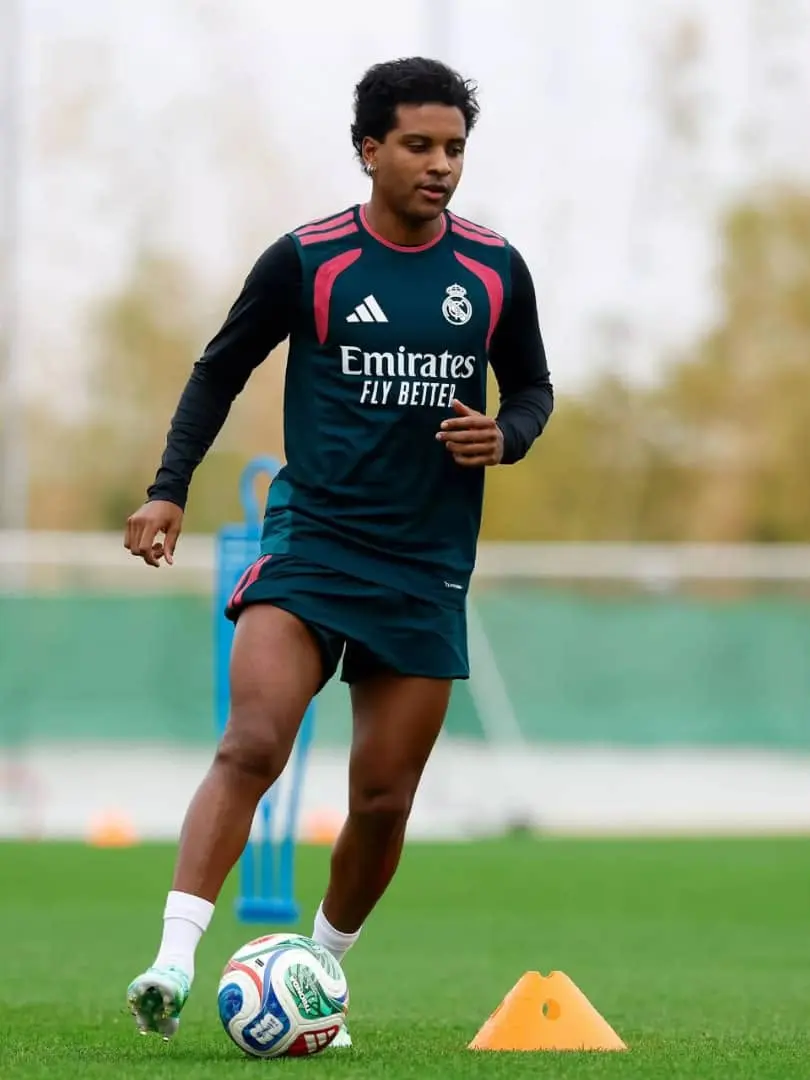 ๐จ๐จ Rodrygo is BACK!
He is training WITH the ball!