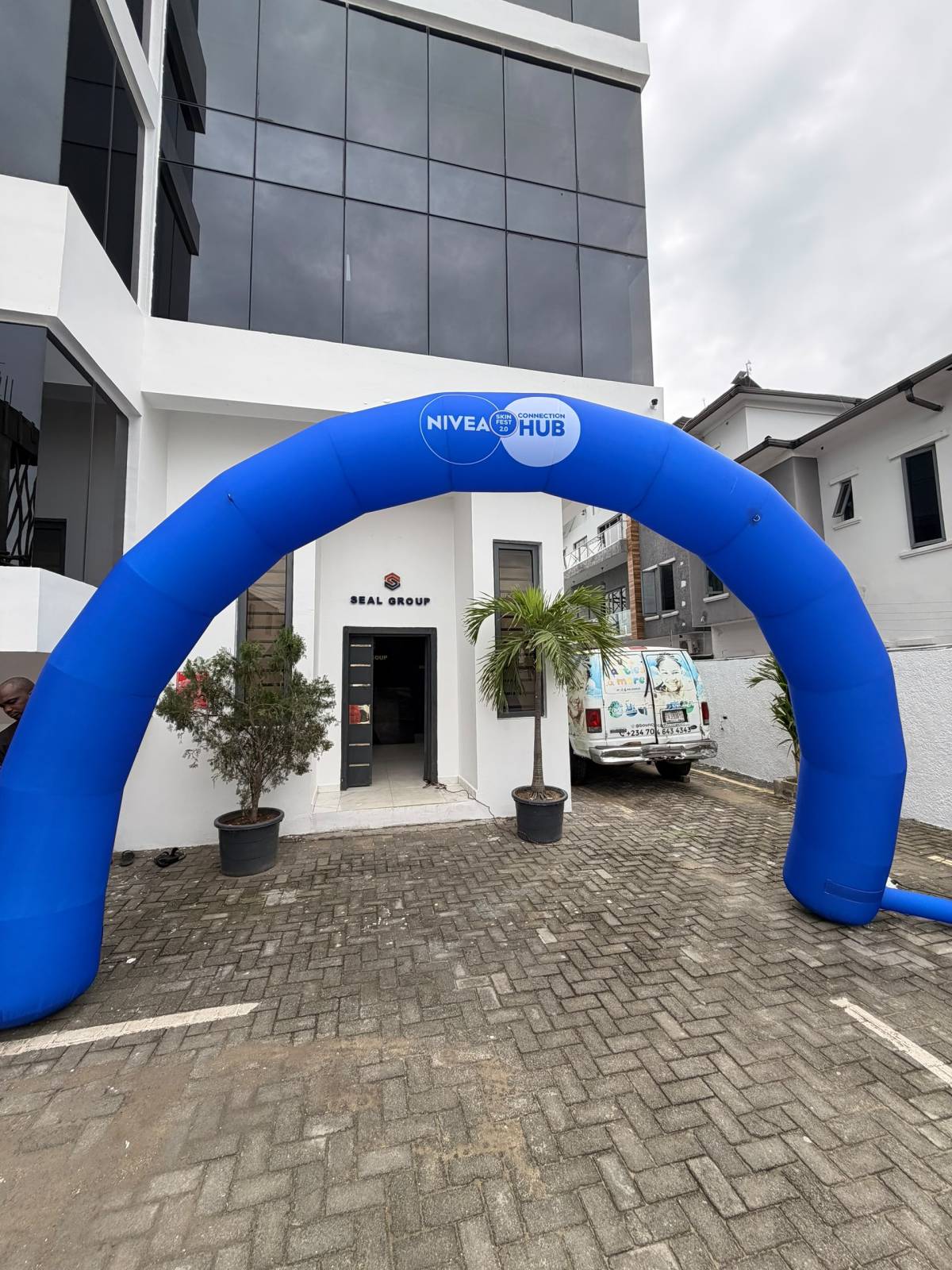 Every great event deserves a beautiful entrance, and the NIVEA Arch sets the tone with elegance, car...