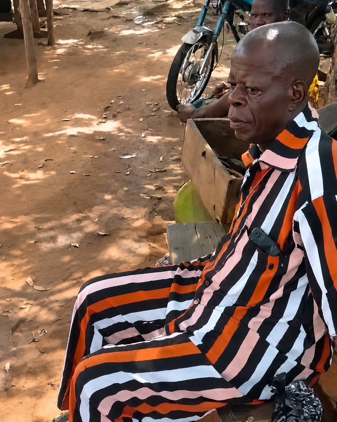 Lookalike/Cousin of the presido was reportedly sighted in Iragbiji, Osun State
This is wonderful
