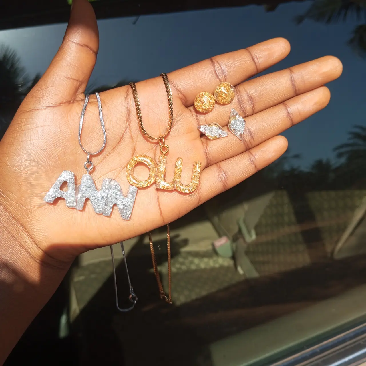 Hello guys 👋
I’m Jenny's resincreation🥰
Am a resin artist
I sell resin pieces like earrings,keych...