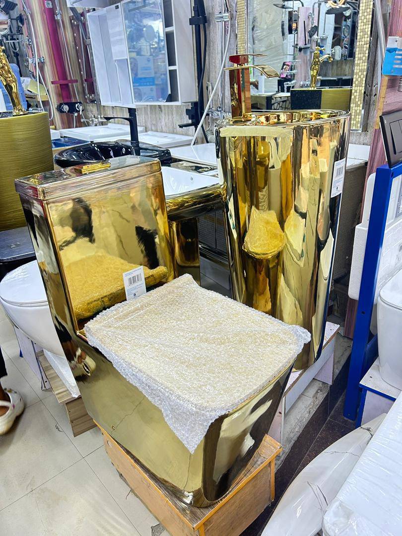 mirror Gold executive wc set available as seen