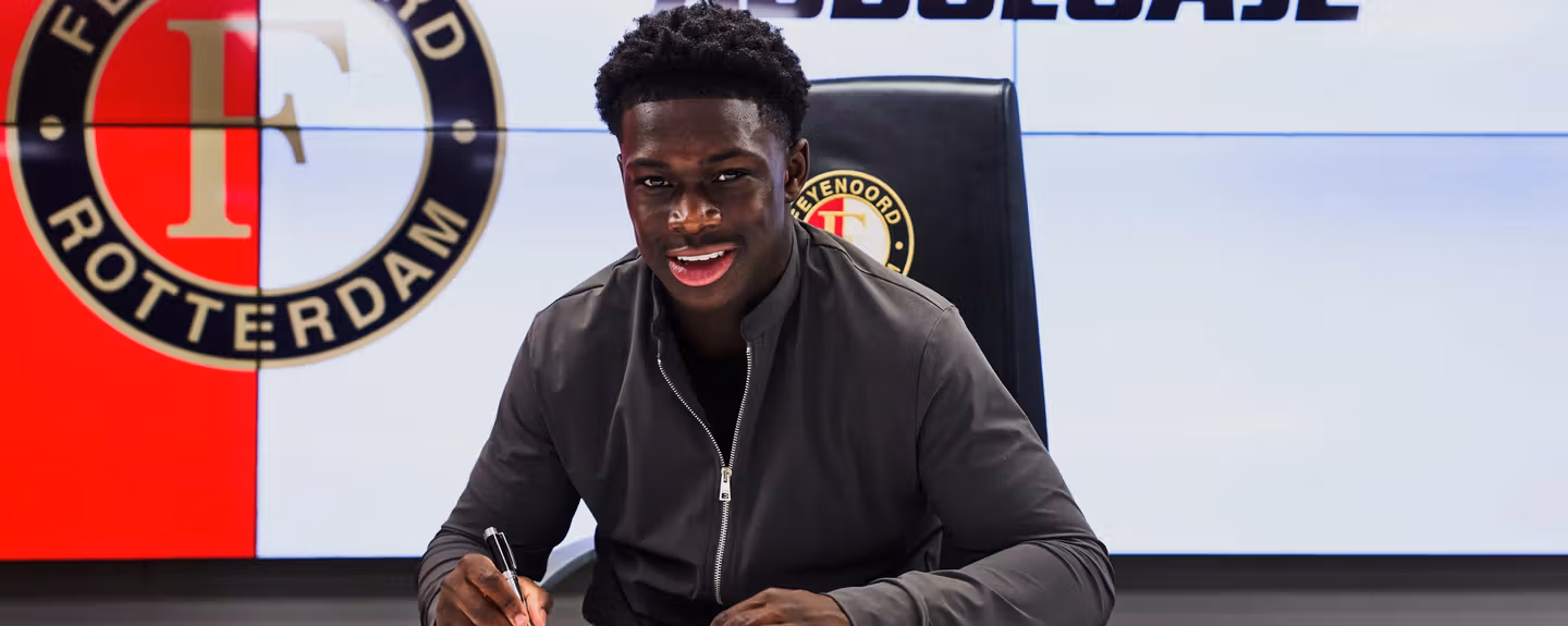 18-year-old Nigerian centre-back Hakeem Agboluaje has extended his contract with Dutch Eredivisie gi...