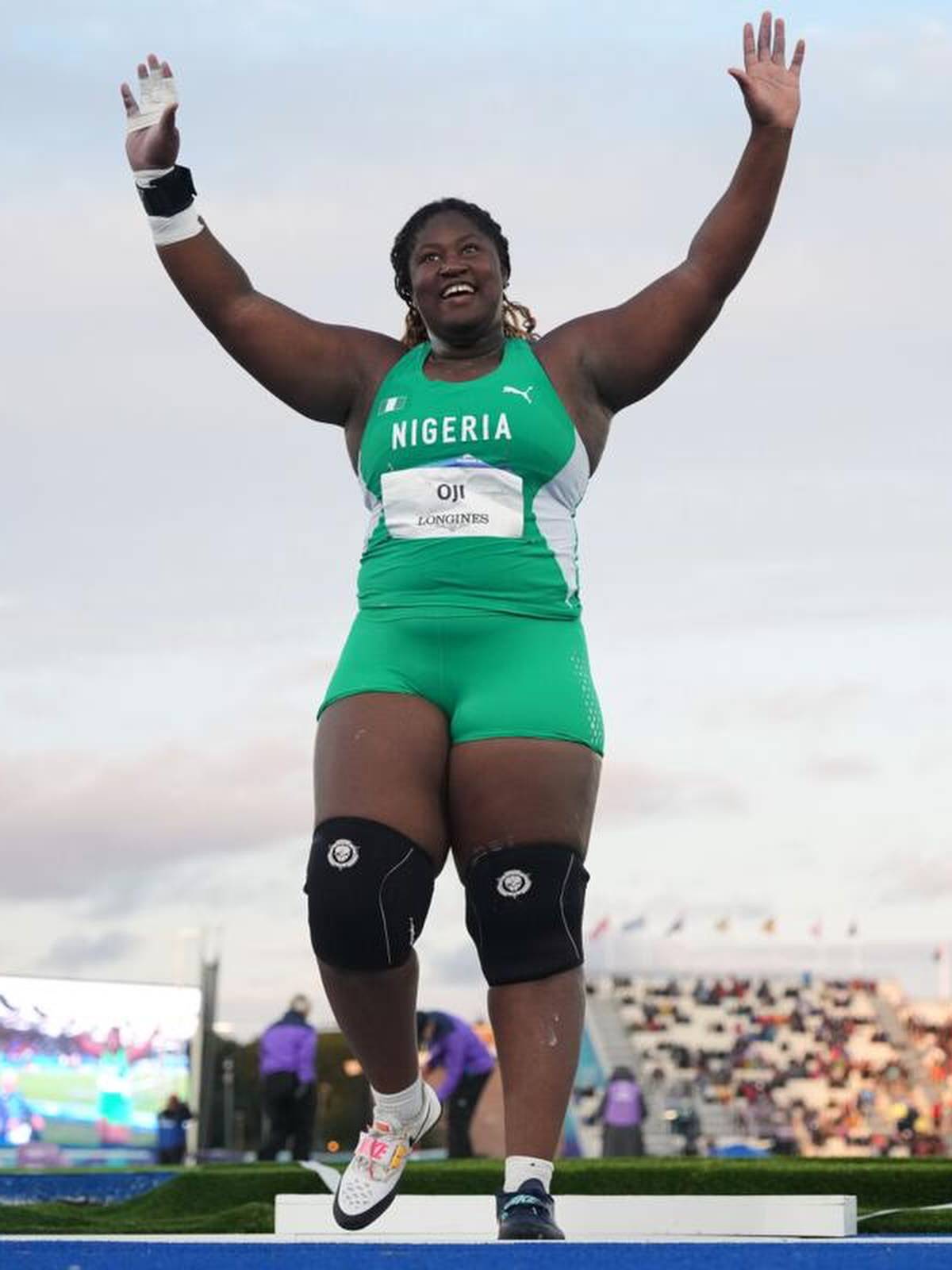 19 years old Jessica Oji won silver in the women’s shot put at #Glasgow2026 with a 17.87m throw on h...