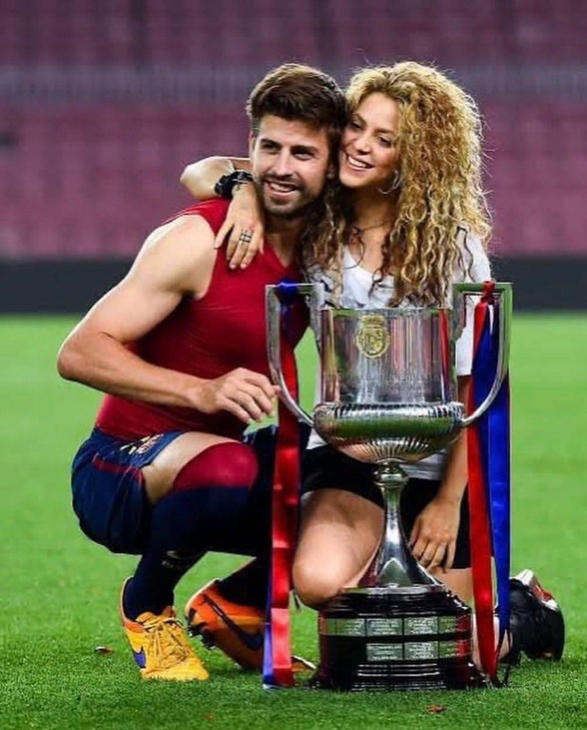 🚨 Gerard Piqué reportedly reflected on his split from Shakira, saying:
🗣️ “I regretted filing for...