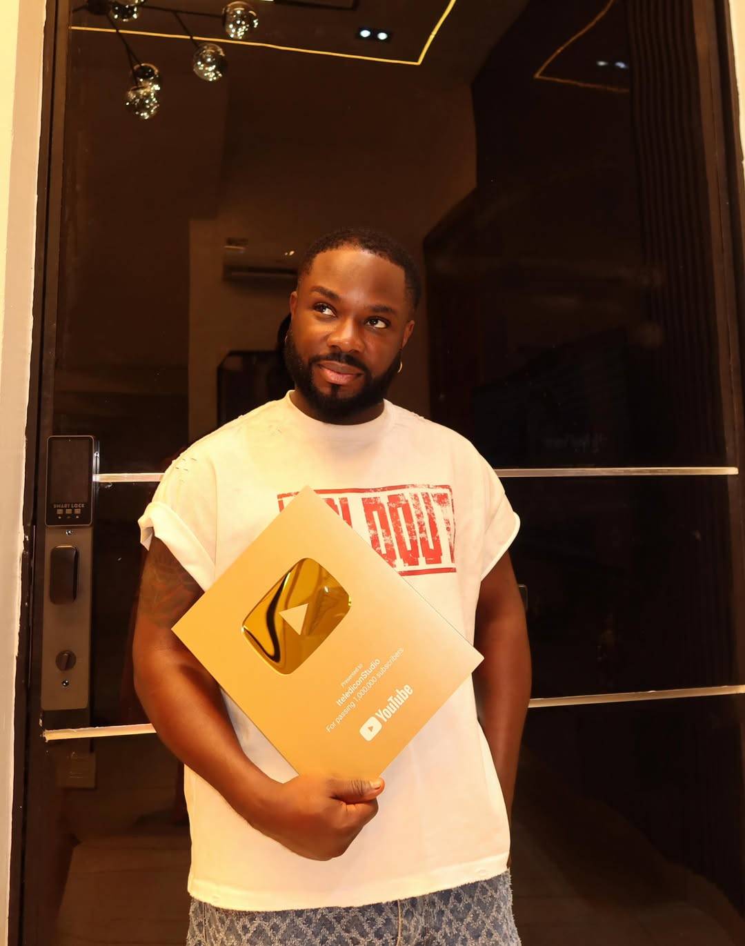 #Nollywood actor and producer Ibrahim Yekini, better known as Itele, received his "YouTube Gold Crea...