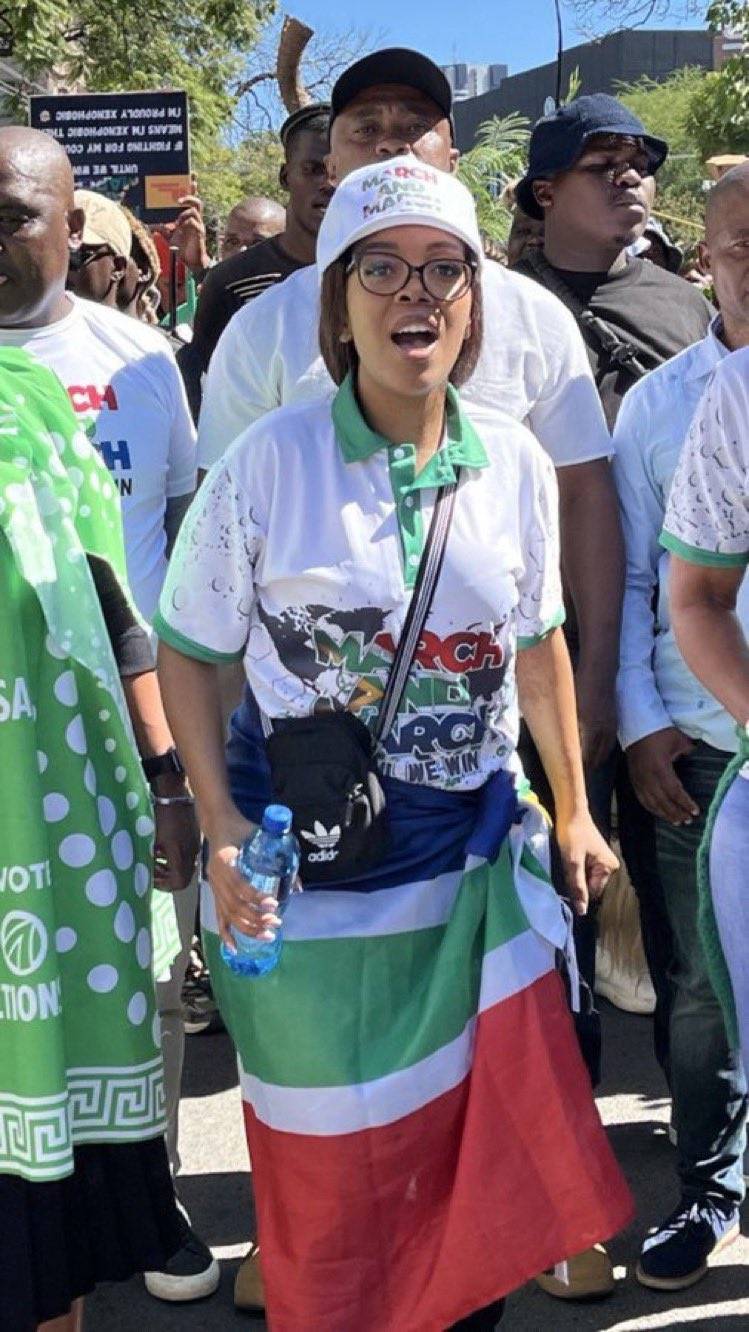 She got rejected by a Nigerian man and now she hatβ¬s Nigerians and want them out of South Africa π...