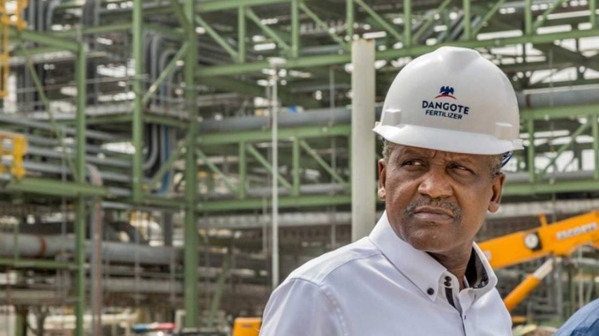Petrol price in Nigeria nears N1,400/litre as Dangote hikes price