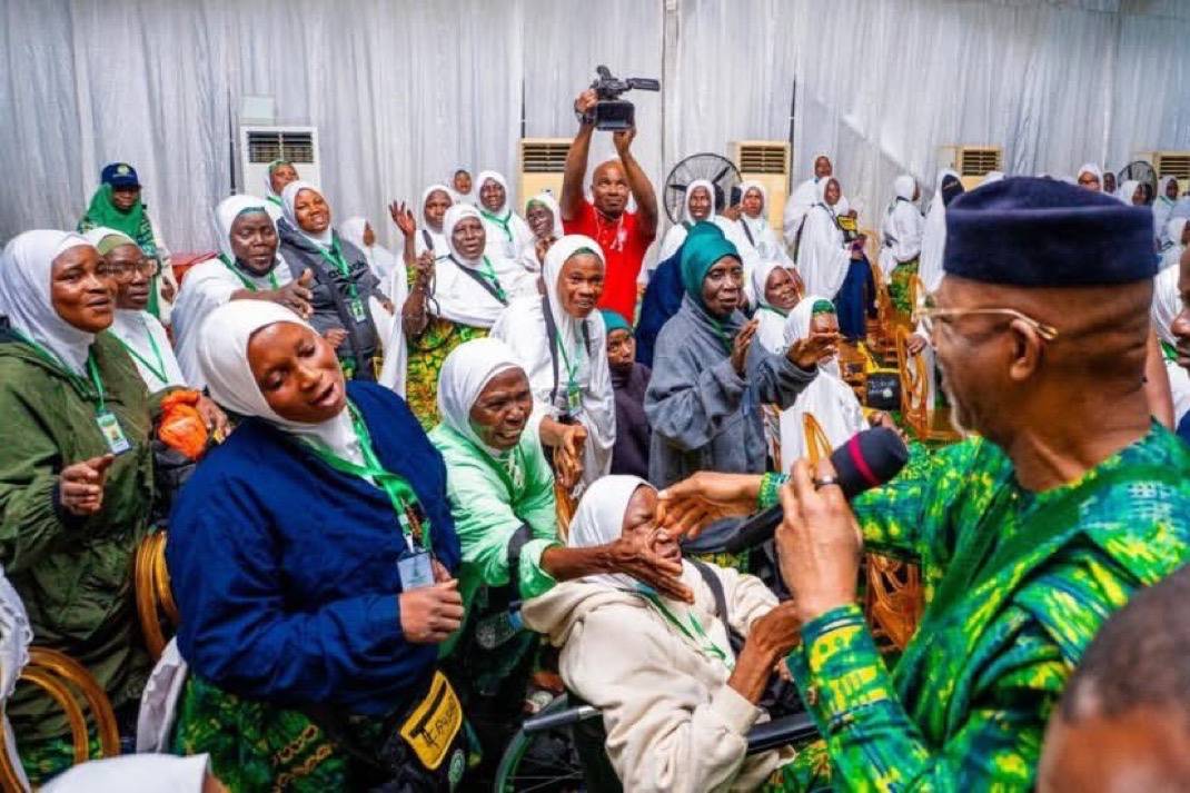 The first batch of 345 Muslim pilgrims from Ogun State Geteway airport has safely arrived in the Kin...