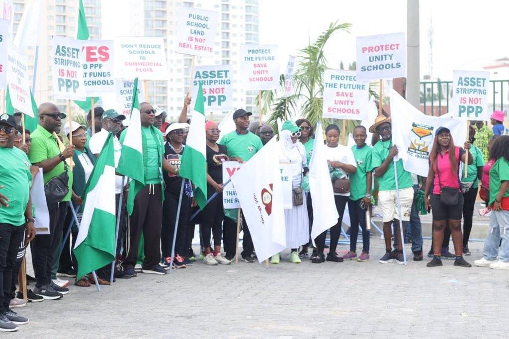 Nigerians Protest over alleged sale of Unity School lands across the country to private developers