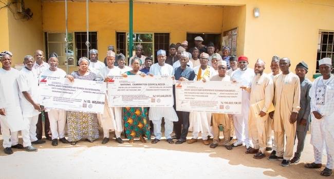 The Taraba State Government has presented cheques worth over ₦1.8 billion to major examination bodie...